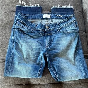 CLOSED "Starlet" straight legs raw hem ankle jeans.  Size 29